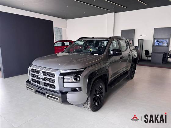 MITSUBISHI TRITON 2.4 BITURBO DIESEL CD KATANA 4X4 AUTOMÁTICO MITSUBISHI TRITON 2.4 BITURBO DIESEL CD KATANA 4X4 AUTOMÁTICO